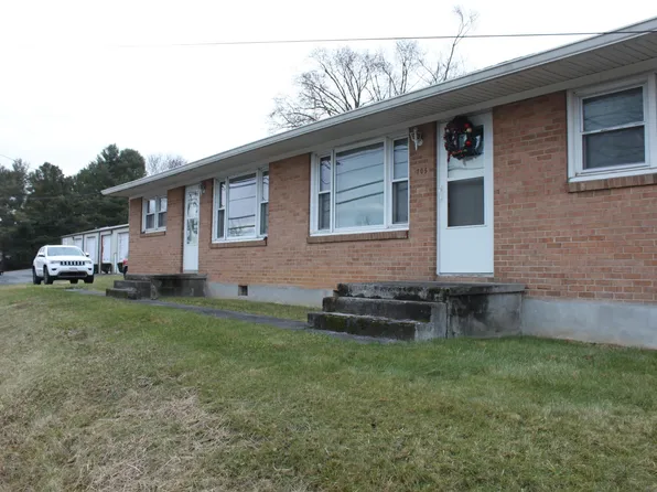 705 Depot St NE, Christiansburg, VA 24073