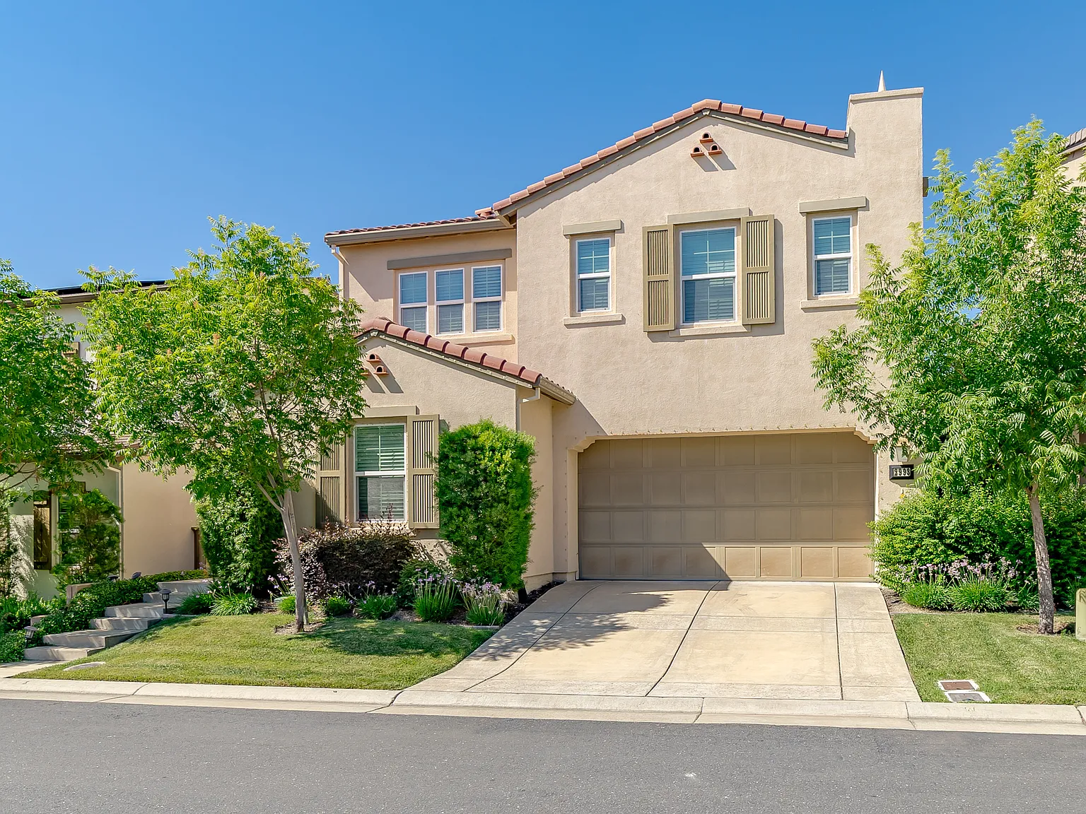 4 bed, 2465 sqft, $3,700 — Photo 1