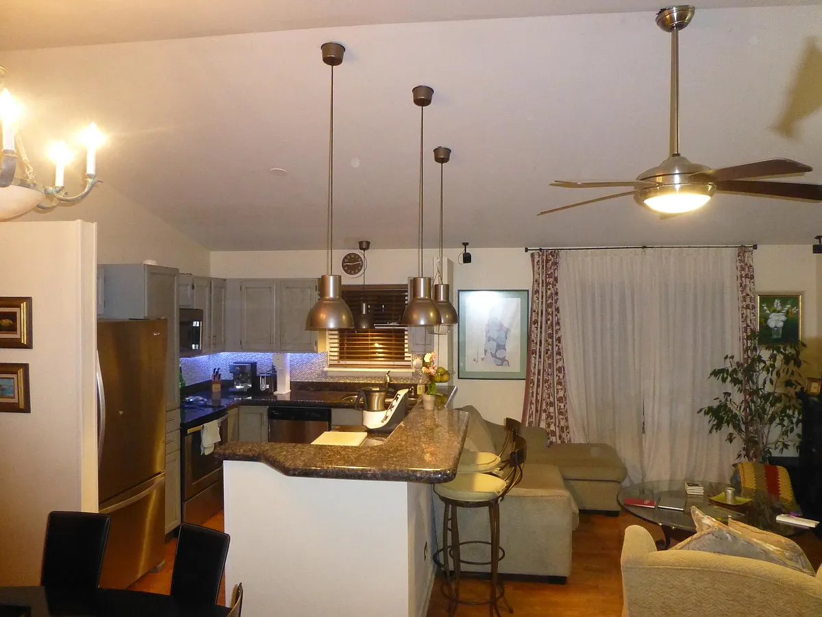 Open floor plan - 156 W Golf Rd