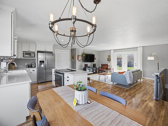 5th image of 201 Tyler Way