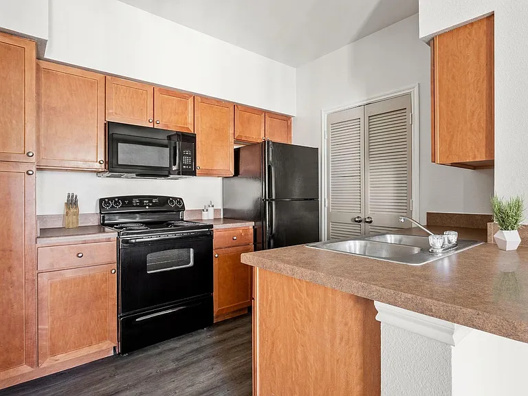 Stone Creek - Kitchen