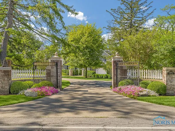 28683 E River Rd, Perrysburg, OH 43551