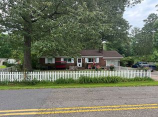 207 Falcon Rd, Yorktown, VA 23690