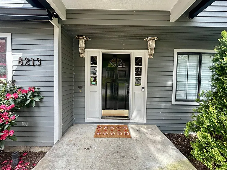 8213 NW 12th Ave — Photo 4