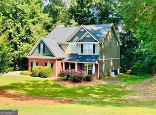933 Vinings Dr, Winder, GA 30680