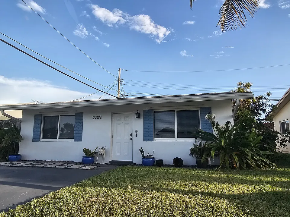 2702 NW 53rd St
