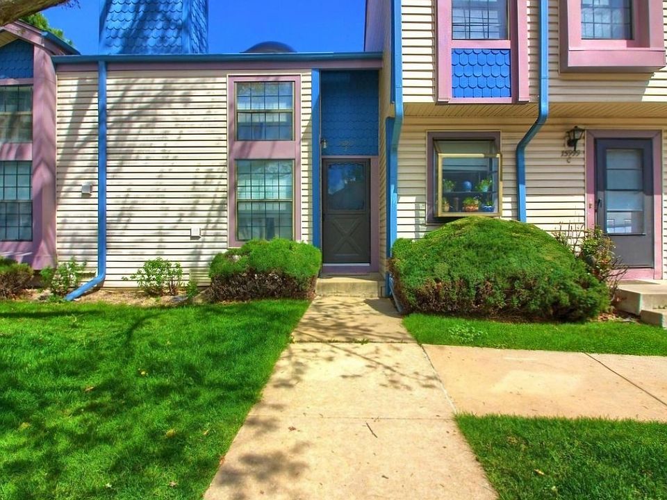 Easy access to unit with snow removal and landscaping taken care of by HOA.
