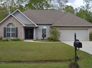 210 Autumn Woods Dr, Covington, LA 70433