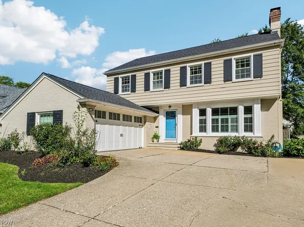21887 E Byron Rd, Beachwood, OH 44122