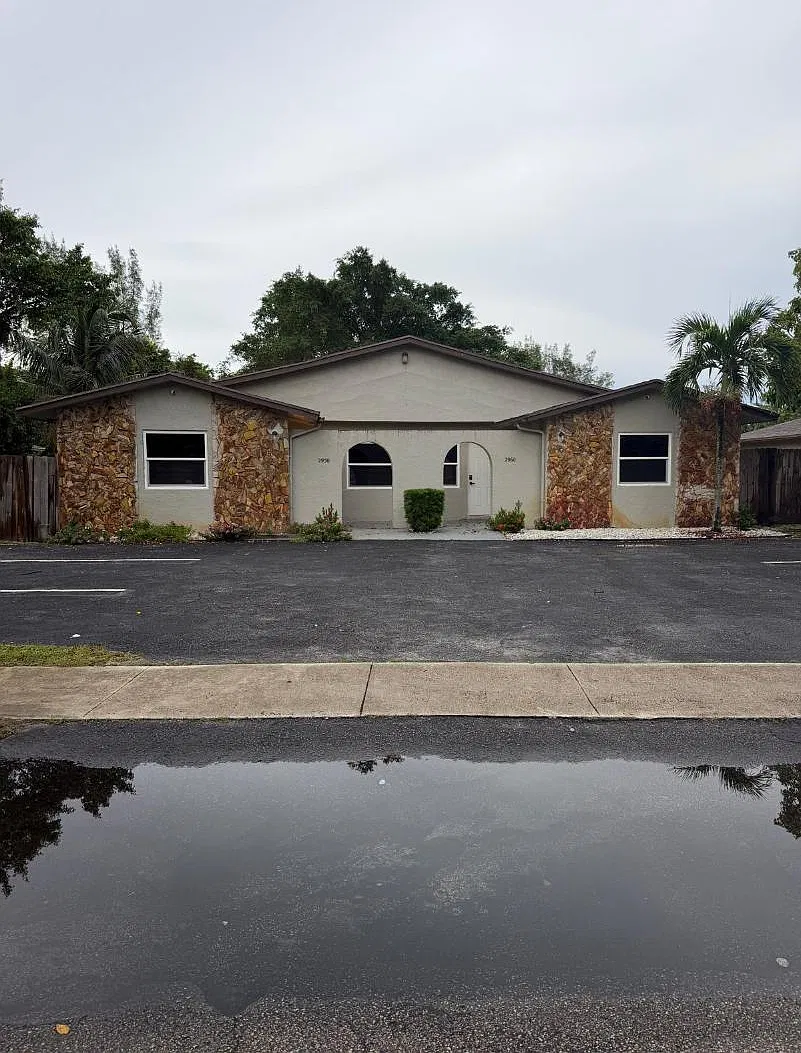 4 bed, 2.0 bath, 2420 sqft, $3,750 — Photo 1