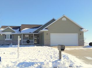 219 Chestnut Ln, Whitelaw, WI 54247