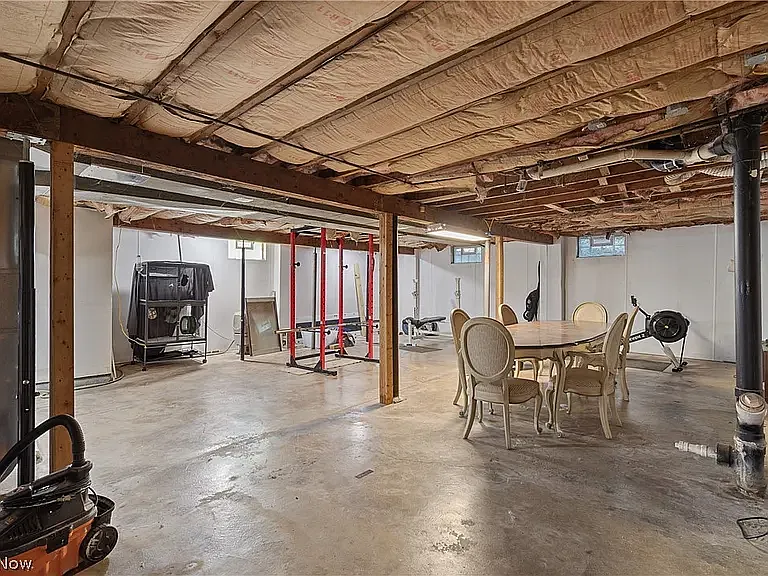 209 Grove Ave — Photo 8