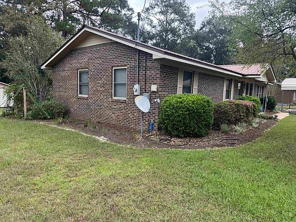 3rd image of 203 Davis Ln