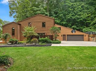 3361 Rio Rogue Ln NE, Belmont, MI 49306