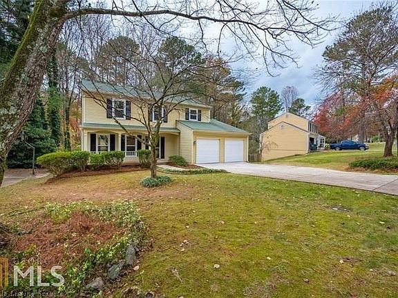 3rd image of 300 Barrington Dr E