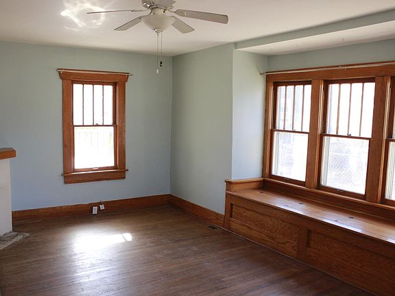 Front Room w/ window seat