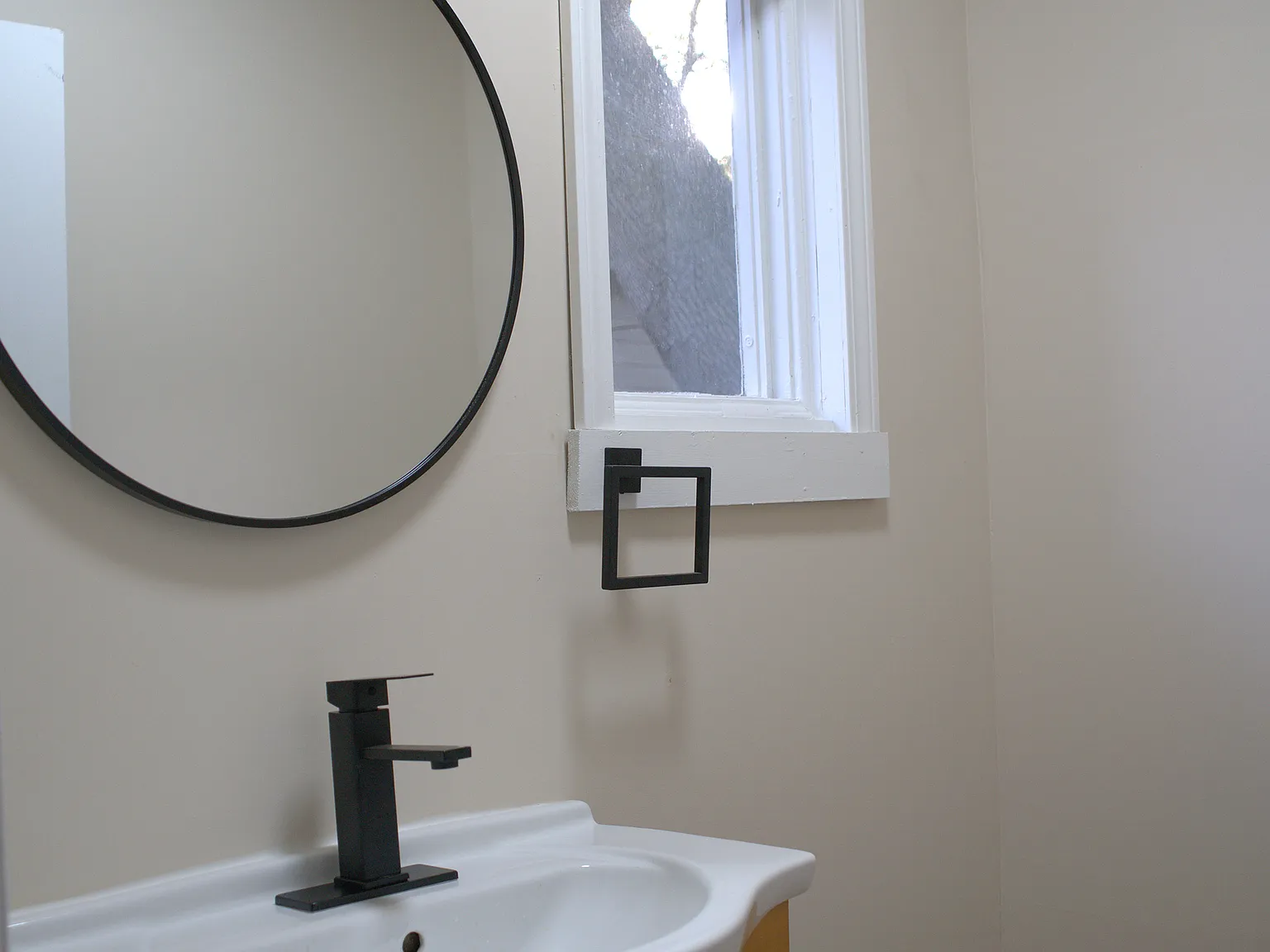 4 bed, 1232 sqft, $1,950 — Photo 3
