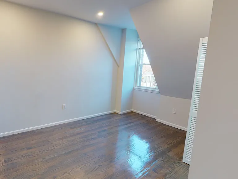 1408 Beacon St #3 — Photo 6