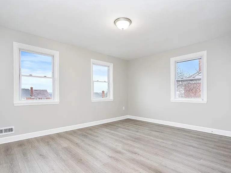 7137 Eastbrook Ave — Photo 28