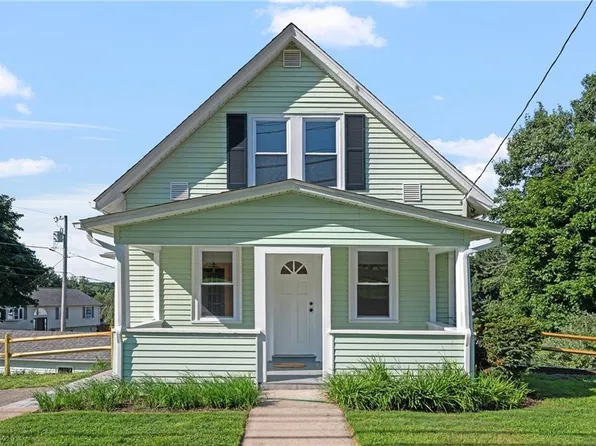 4096 Mendon Rd, Cumberland, RI 02864