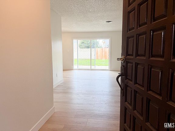 4th image of 3521 Kapral Way