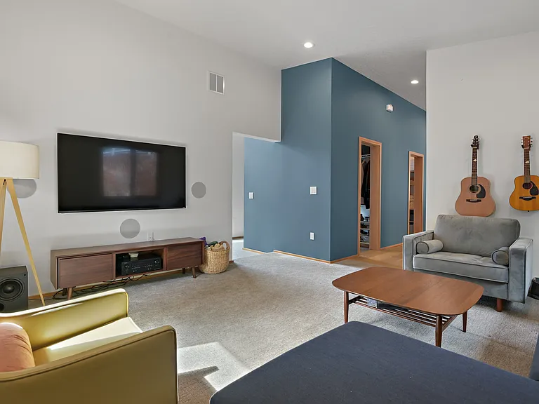 2336 W 1st Ave — Photo 46