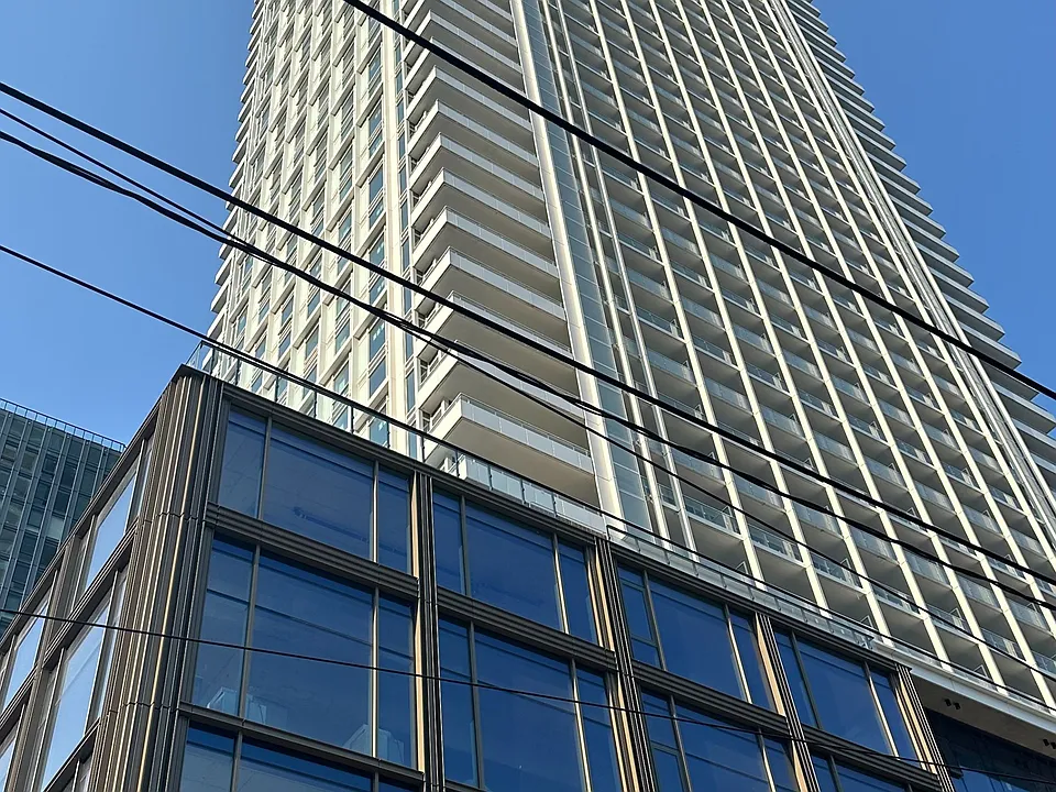 88 Queen St E #4909