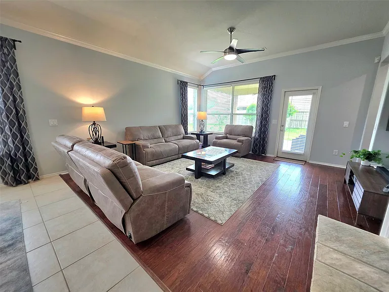 7142 Breton Bay Pass — Photo 9