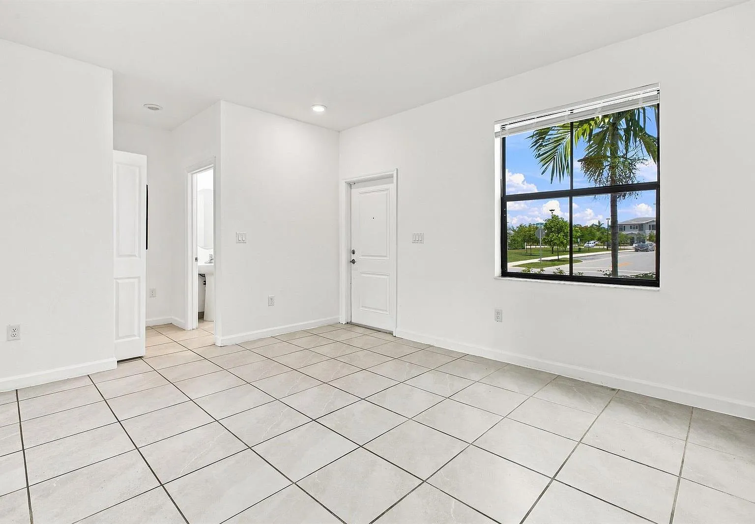 $2,300 13274 SW 287th Ter — Photo 2
