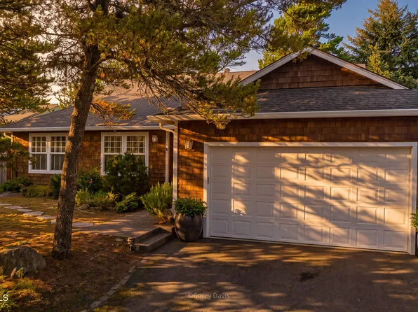 867 Lakeview Dr, Manzanita, OR 97130