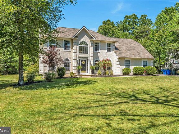 4th image of 48 Meetinghouse Ct