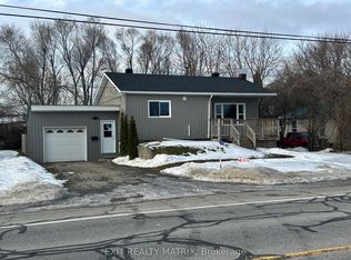 7510 Roger Stevens Dr, Montague, ON K7A 4X9