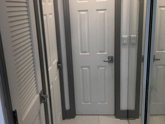3rd image of 1614 West Ave APT 504