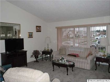 3rd image of 18 Cohansey Dr