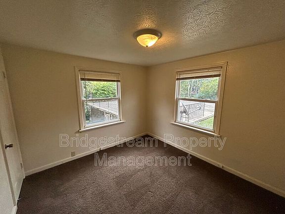 3rd image of 1317 Salem Ave APT 2