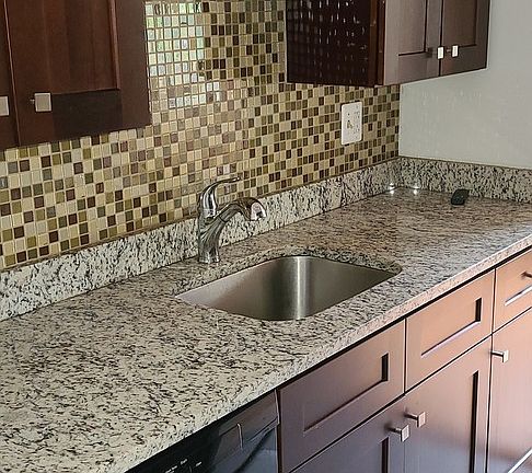 2nd image of 3710 N Pine Grove Ave APT 506