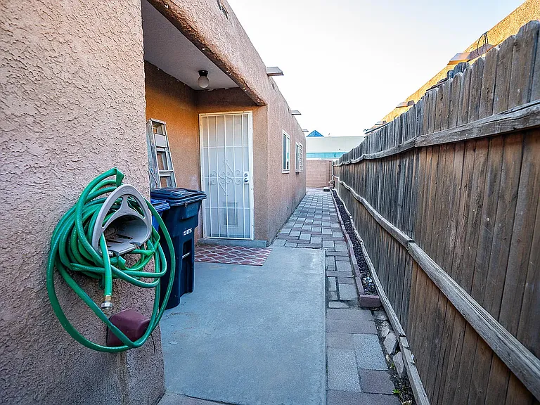 3317 Corona Dr NW — Photo 10