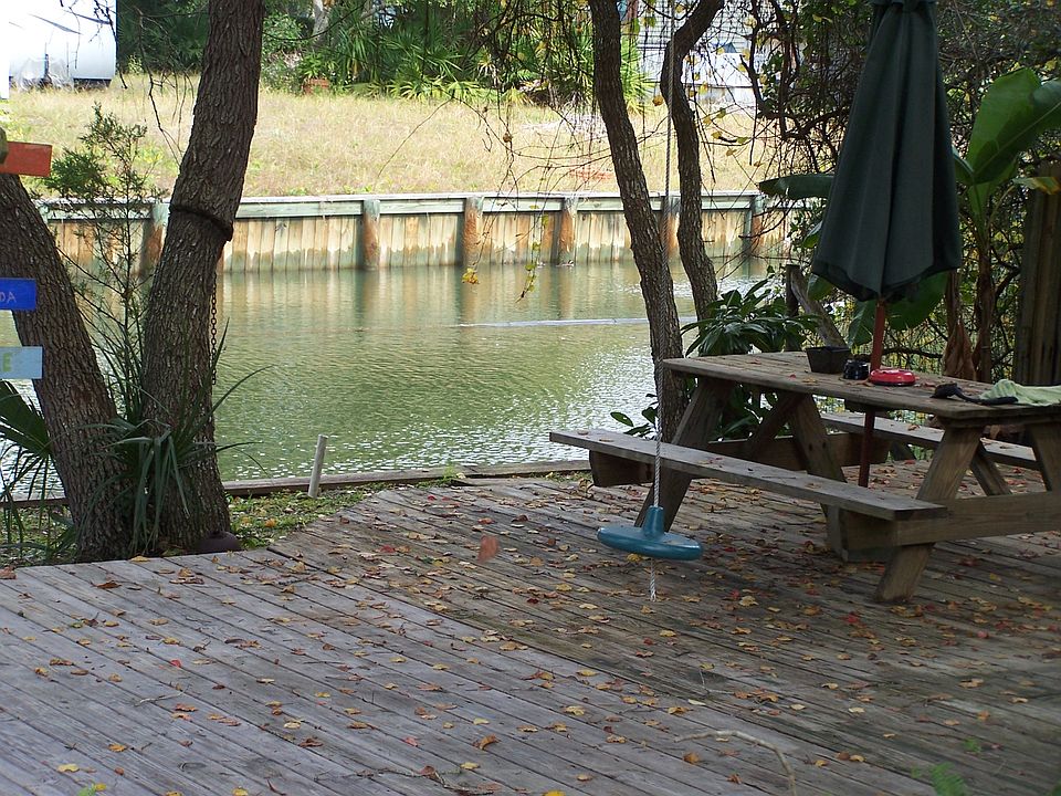 large deck with picnic table