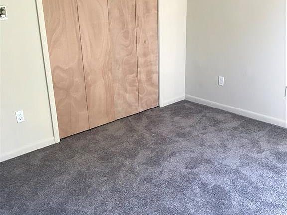 4th image of 219 Irvington Ave