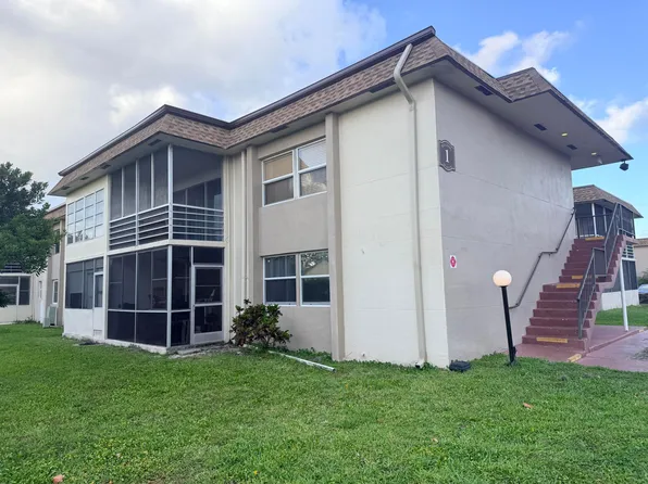 500 Davis Road #26, Palm Springs, FL 33461