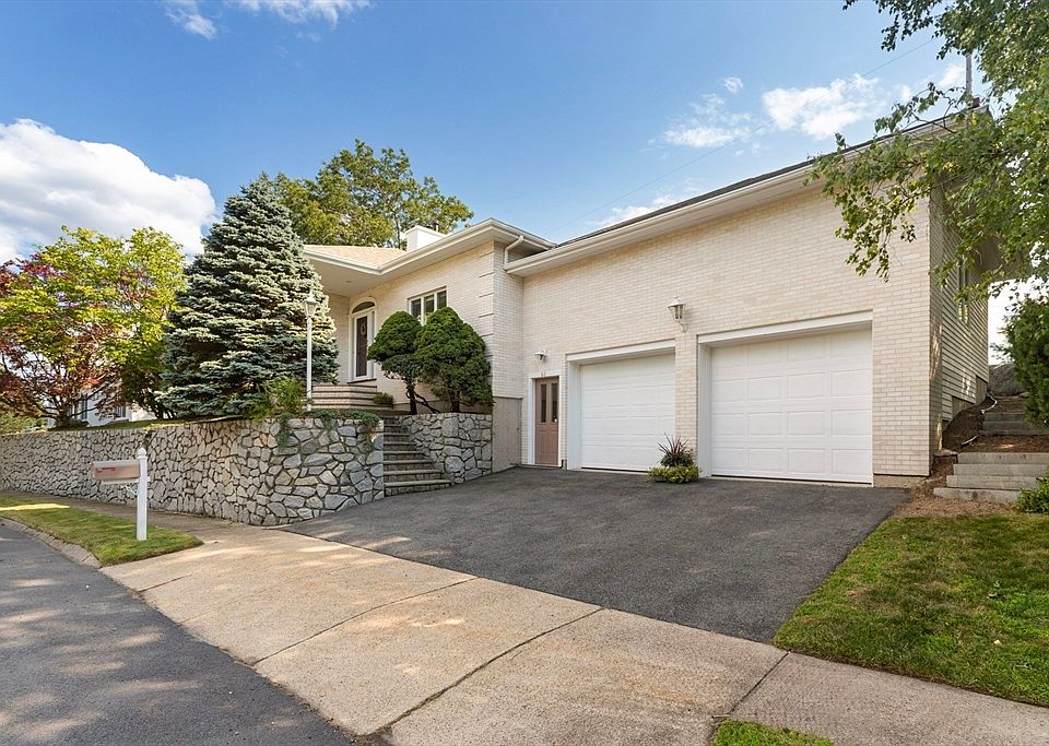 1st image of 66 Nells Pond Rd