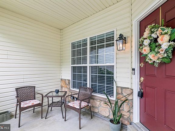 3rd image of 119 Birchwood Dr