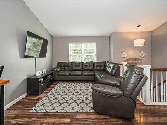 4th image of 1351 Goldenrod Dr