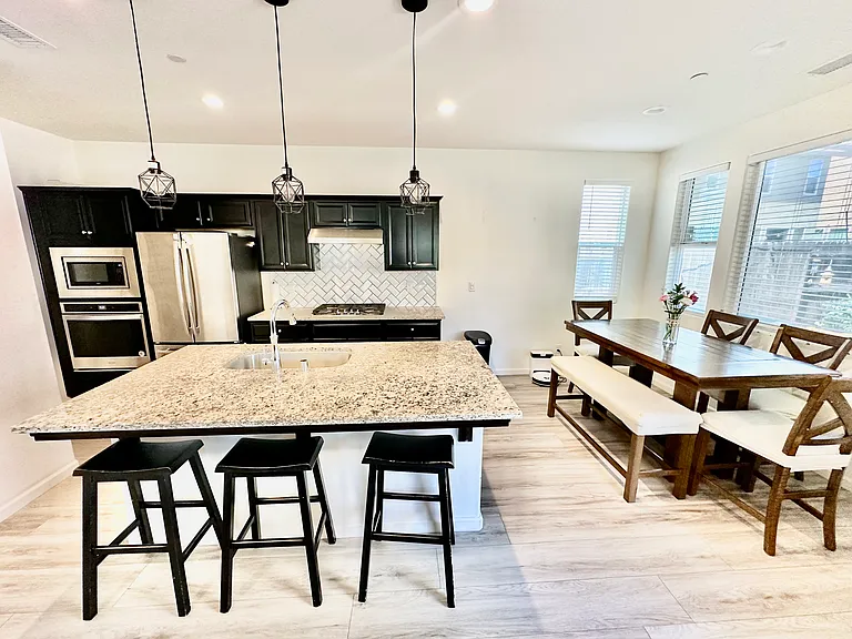 241 Aria Ave S — Photo 9