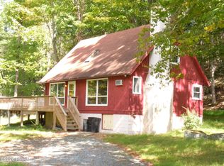 101 Cold Spring Ln, Greentown, PA 18426