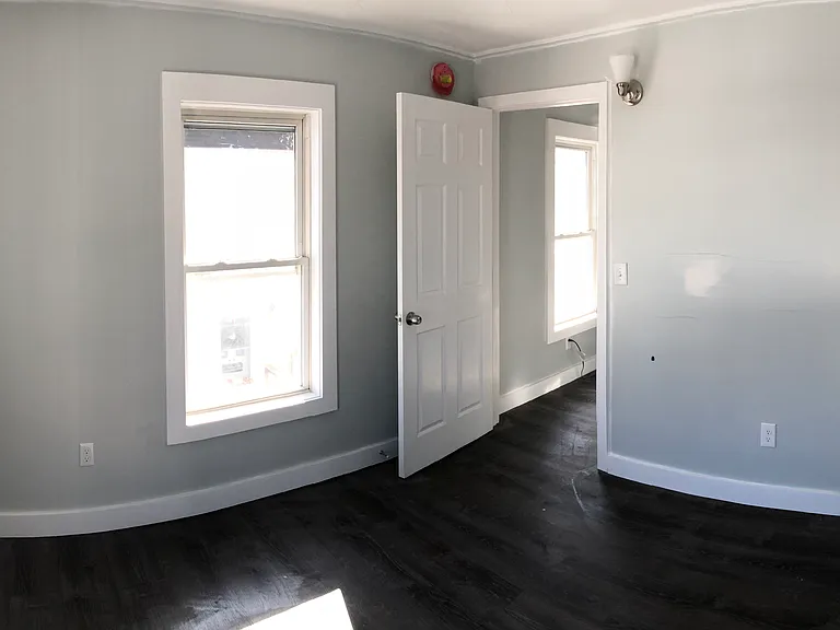 237 Locust St — Photo 8