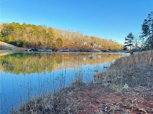 2018 Boulder Creek Dr, West Union, SC 29696