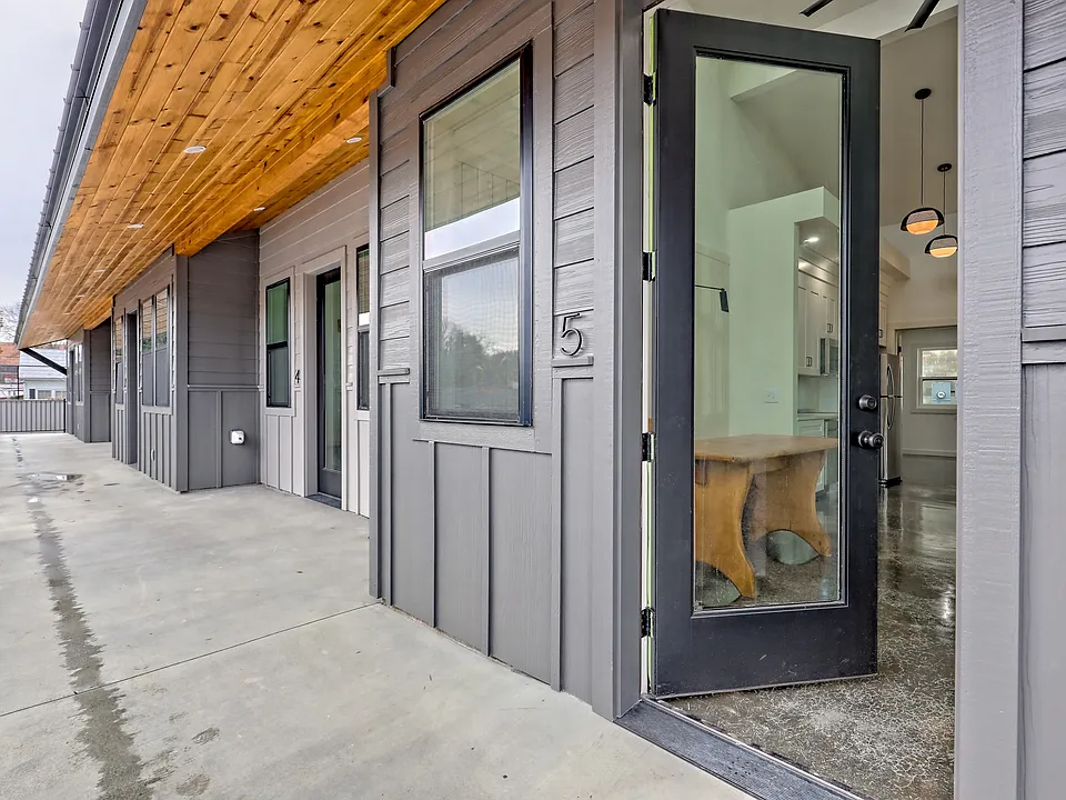 21 Valley St #2