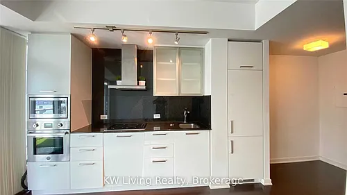 12 York St #406 Photo 1