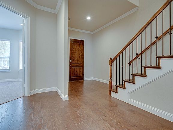 4th image of 4153 Broadway Ave